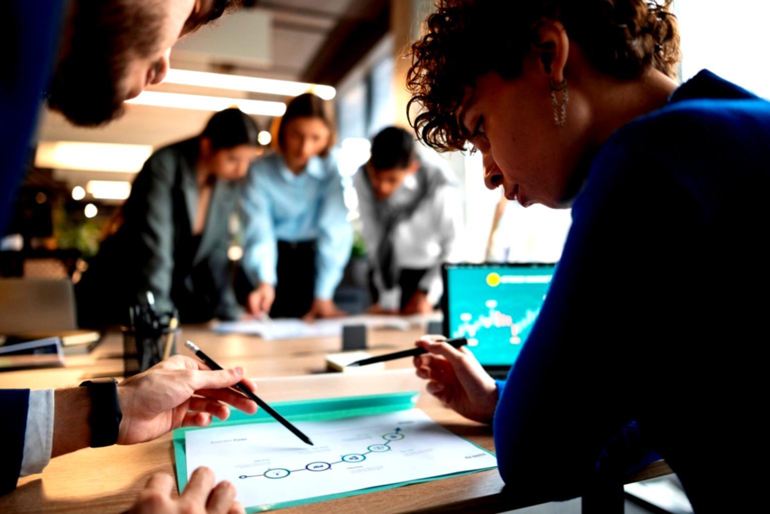 Анализ маркетинговых данных и разработка стратегий для туристического бизнеса